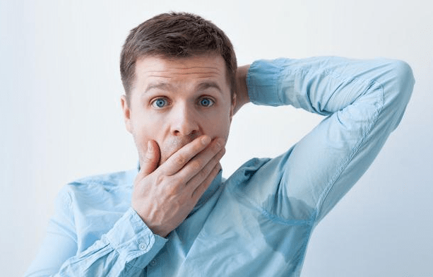 汗孔|若这3个部位经常“发臭”，或许是肝脏在向你“求救”，莫忽视