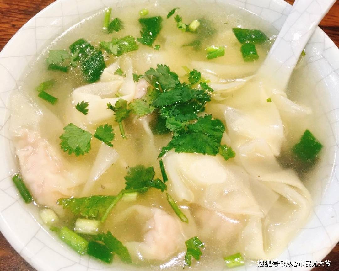 十几年从馄饨摊儿到二层店面,深夜的一碗馄饨暖心暖胃