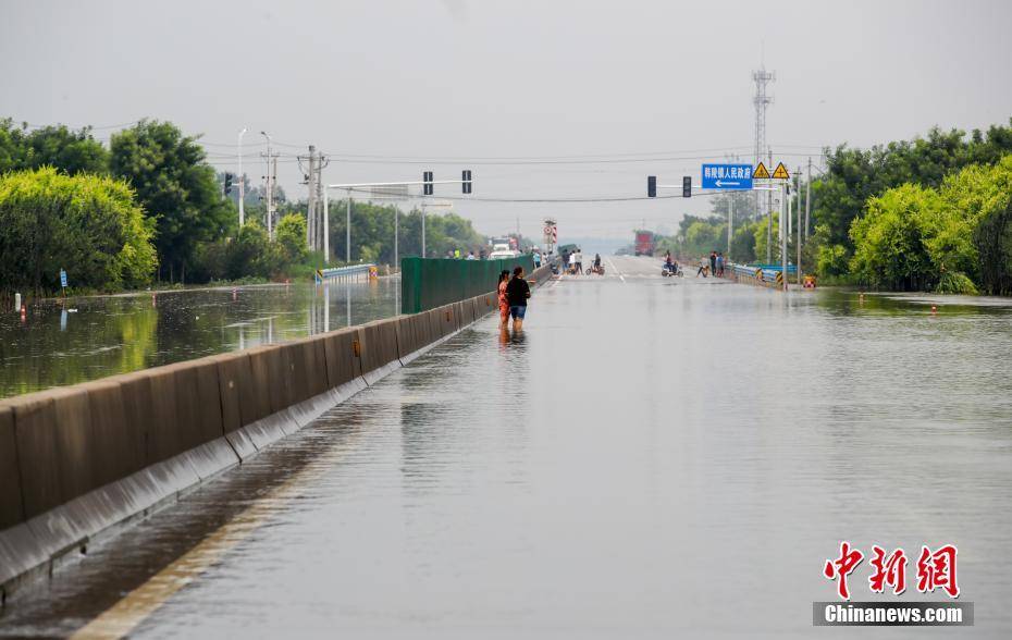 河南安阳暴雨图片