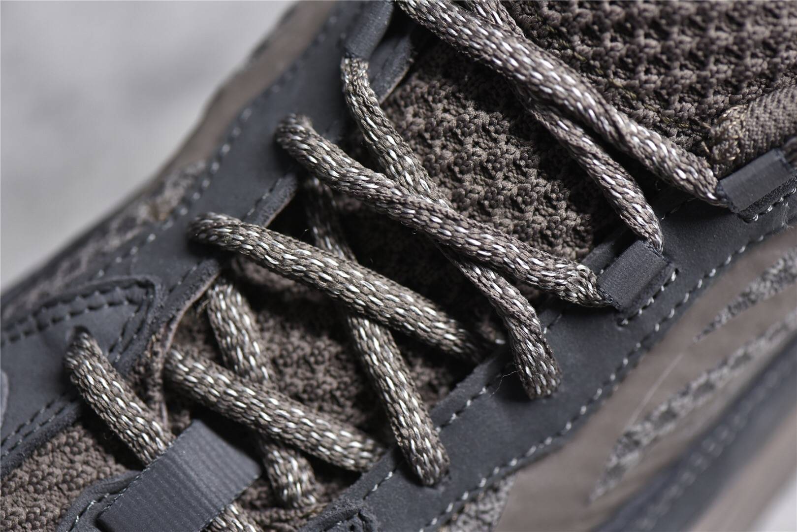 Amber|阿迪达斯椰子700 Adidas Yeezy Enflame Amber 黑灰复古运动鞋