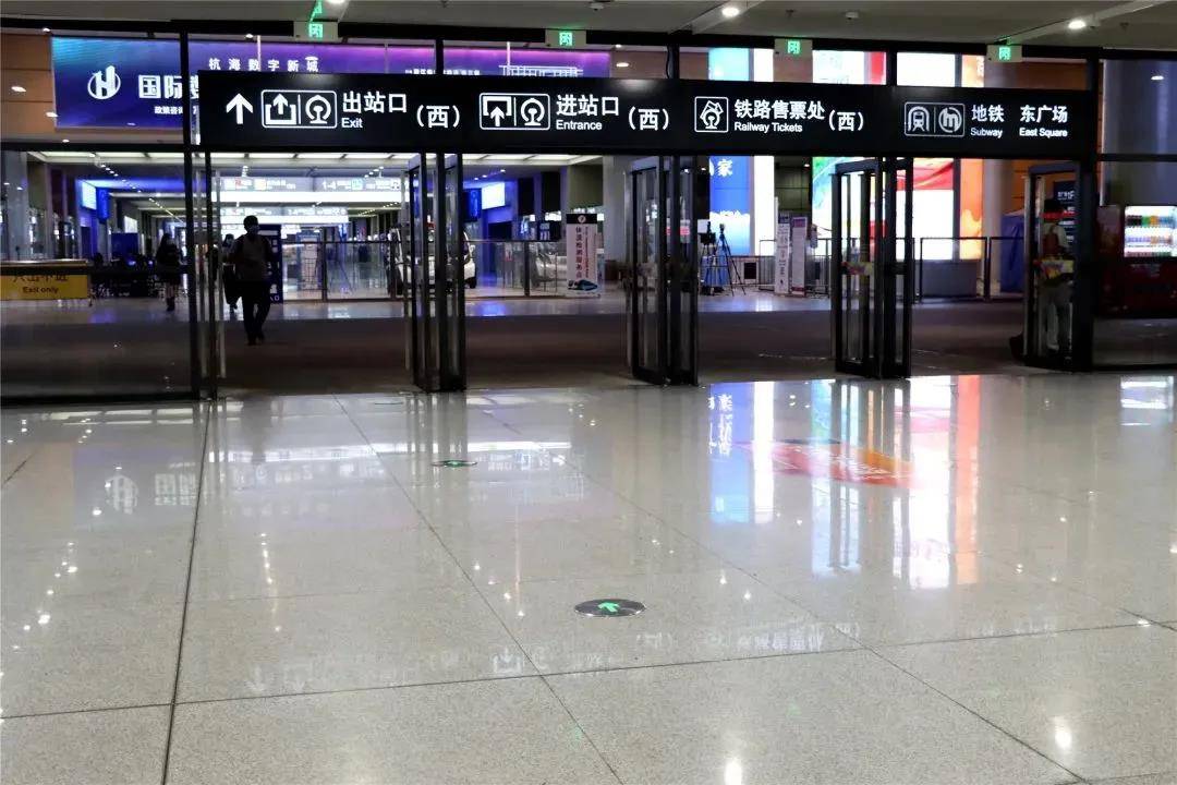 杭州南站进站图片