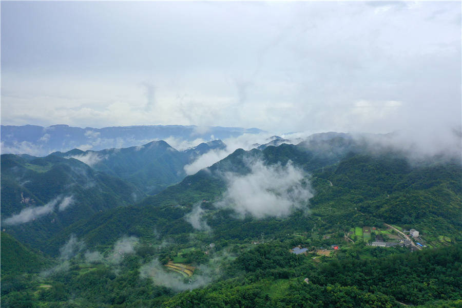 湖北宜昌:鄉村雲霧繚繞風景如畫_村莊