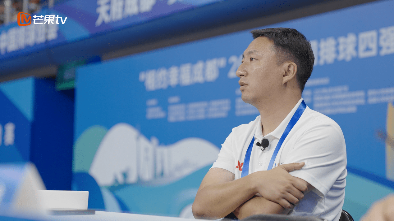 成都大运会"铁人飞哥":赛场之外令人敬佩的幕后工作者