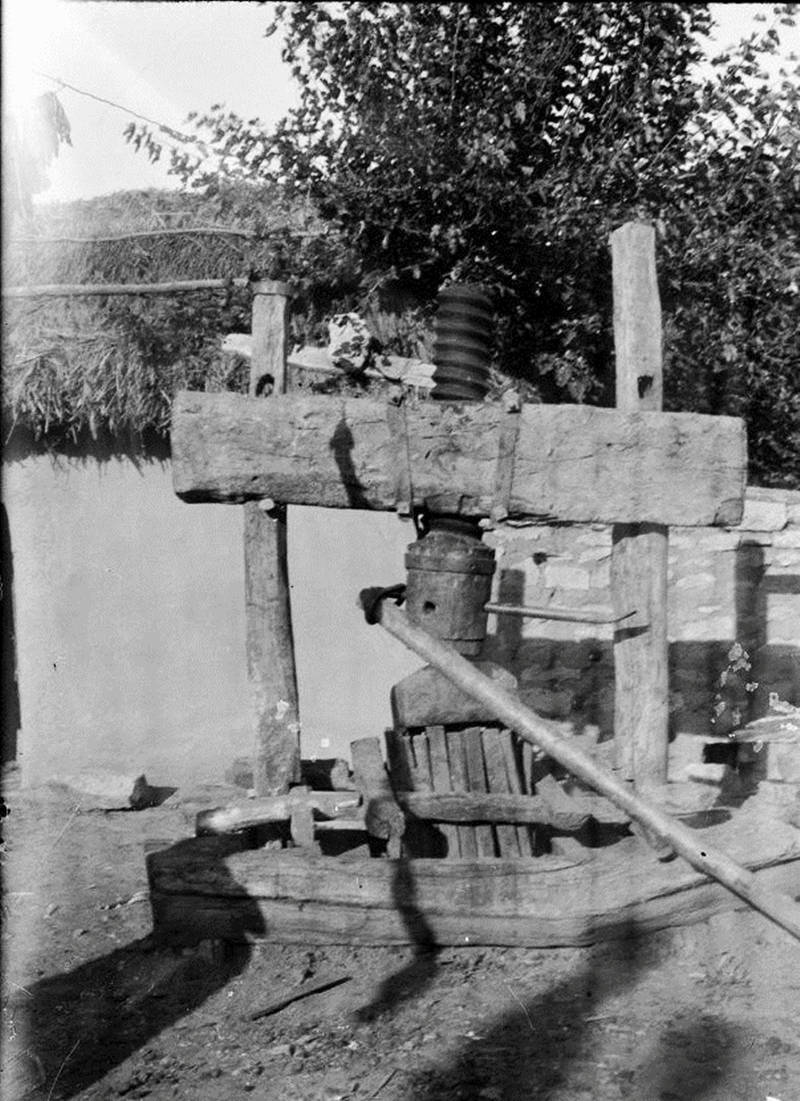 酿酒|珍贵史料 | 百年前摩尔多瓦民族竟如此酿酒?