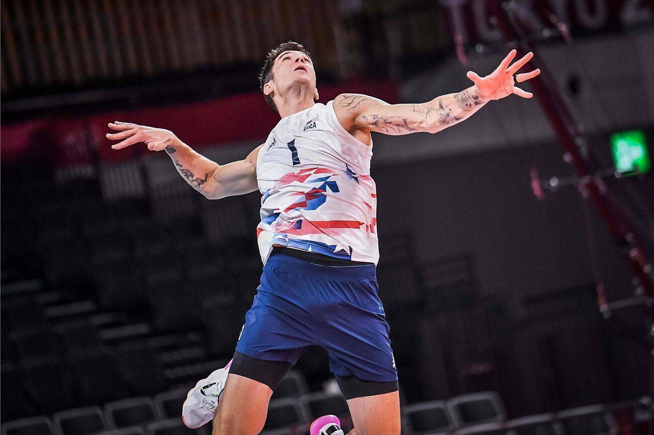 在有明体育馆战罢b组第4轮,卫冕冠军巴西男排在先丢一局的不利形势下