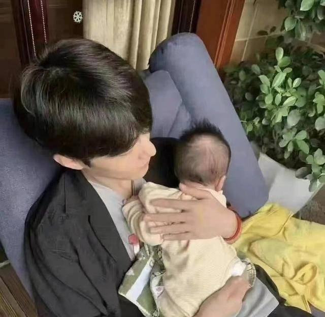 网传肖战结婚生子主要原因还是因为一张照片真是太误导了