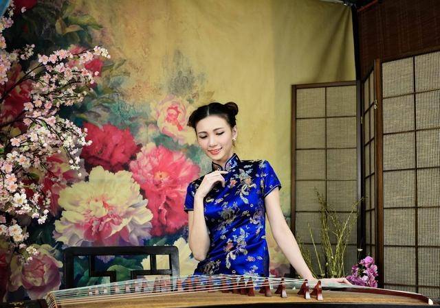 文章|发型很重要，小姐姐的丸子头完美的破坏了旗袍的优雅与高贵