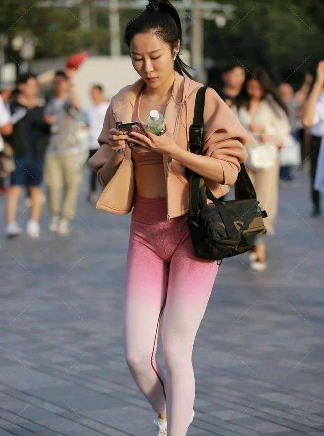 辣妈|爱美不是年轻女子的专属，辣妈也可以时尚靓丽，还多了一种成熟美