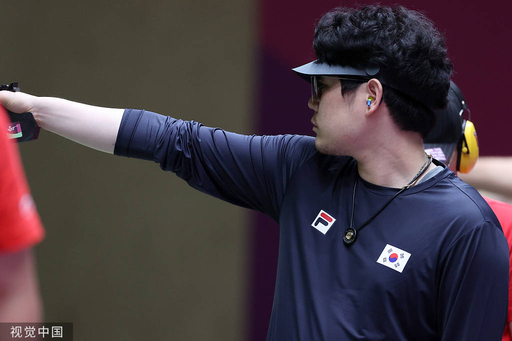 高清:男子25米手枪速射决赛 林俊敏李越宏出战