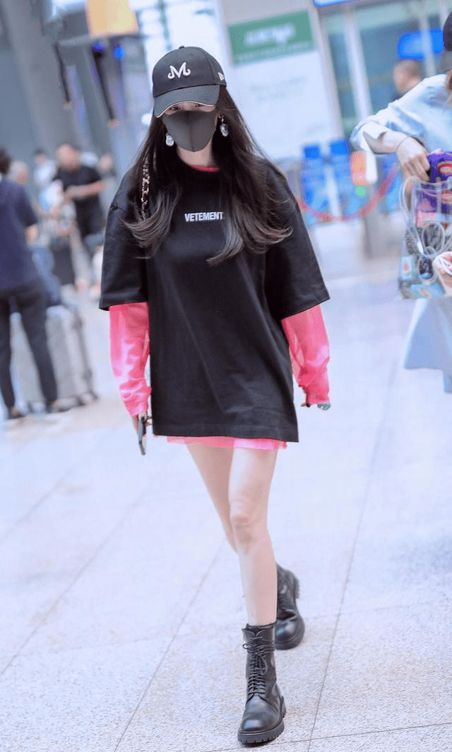 出圈|杨幂再次美出圈,腿细到不用P图,原装身材就是耐看