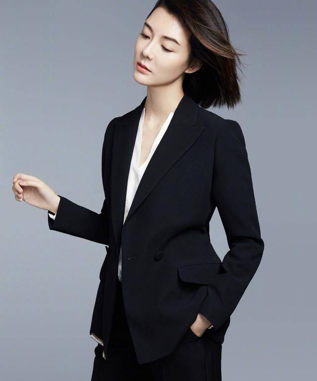 王丽云|车晓与母亲久违同框，吃饭节俭不浪费，难怪车晓瘦成了这样