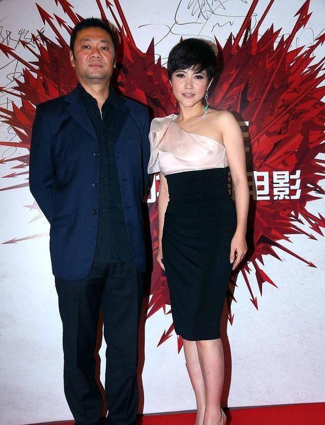 好身材|曾获八料影后的颜丙燕，穿衣也挺大胆的，领子开条缝真撩人