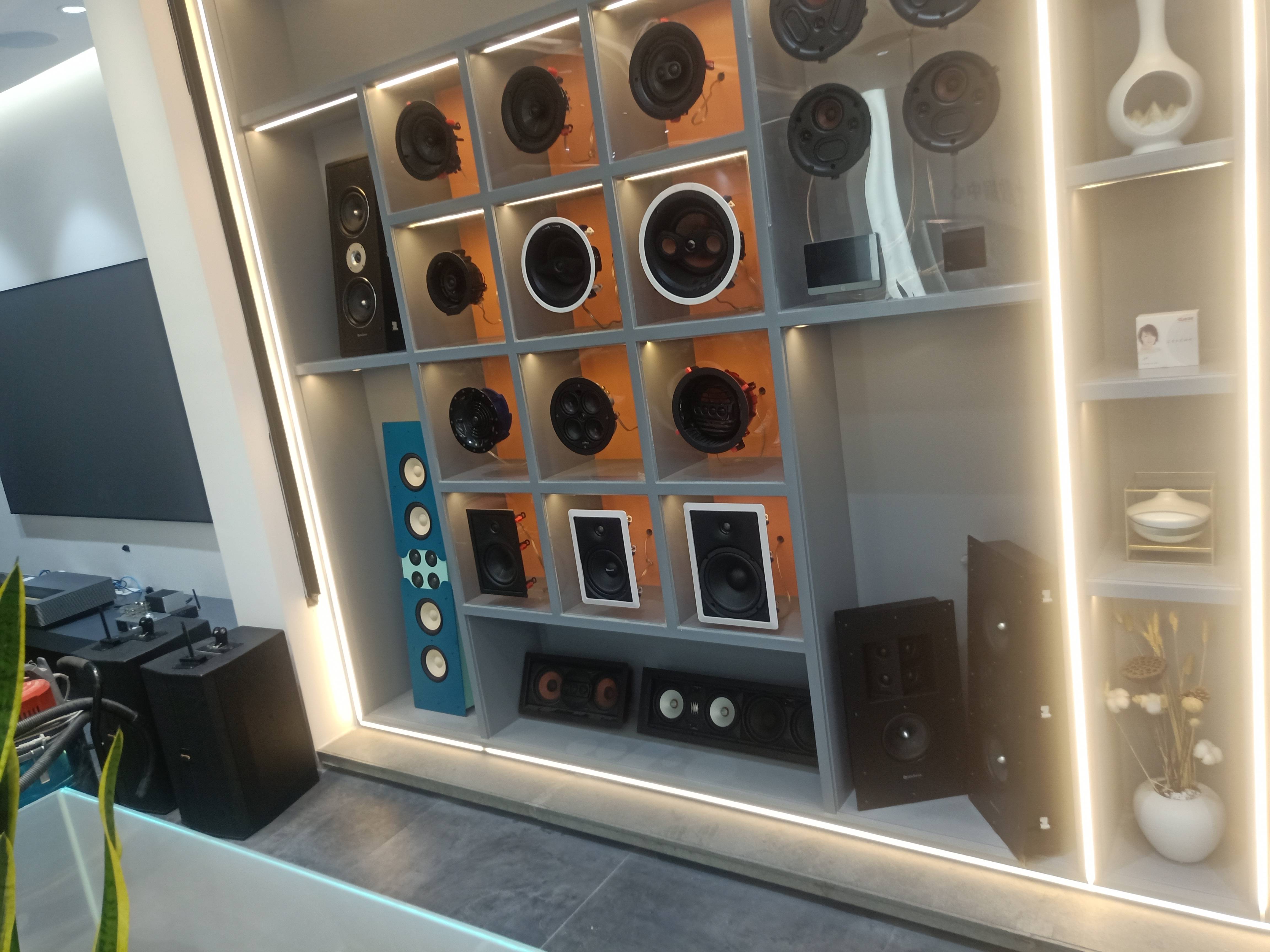 恭祝宁德菲比智能签约voxtonus,高端展厅落地_音响