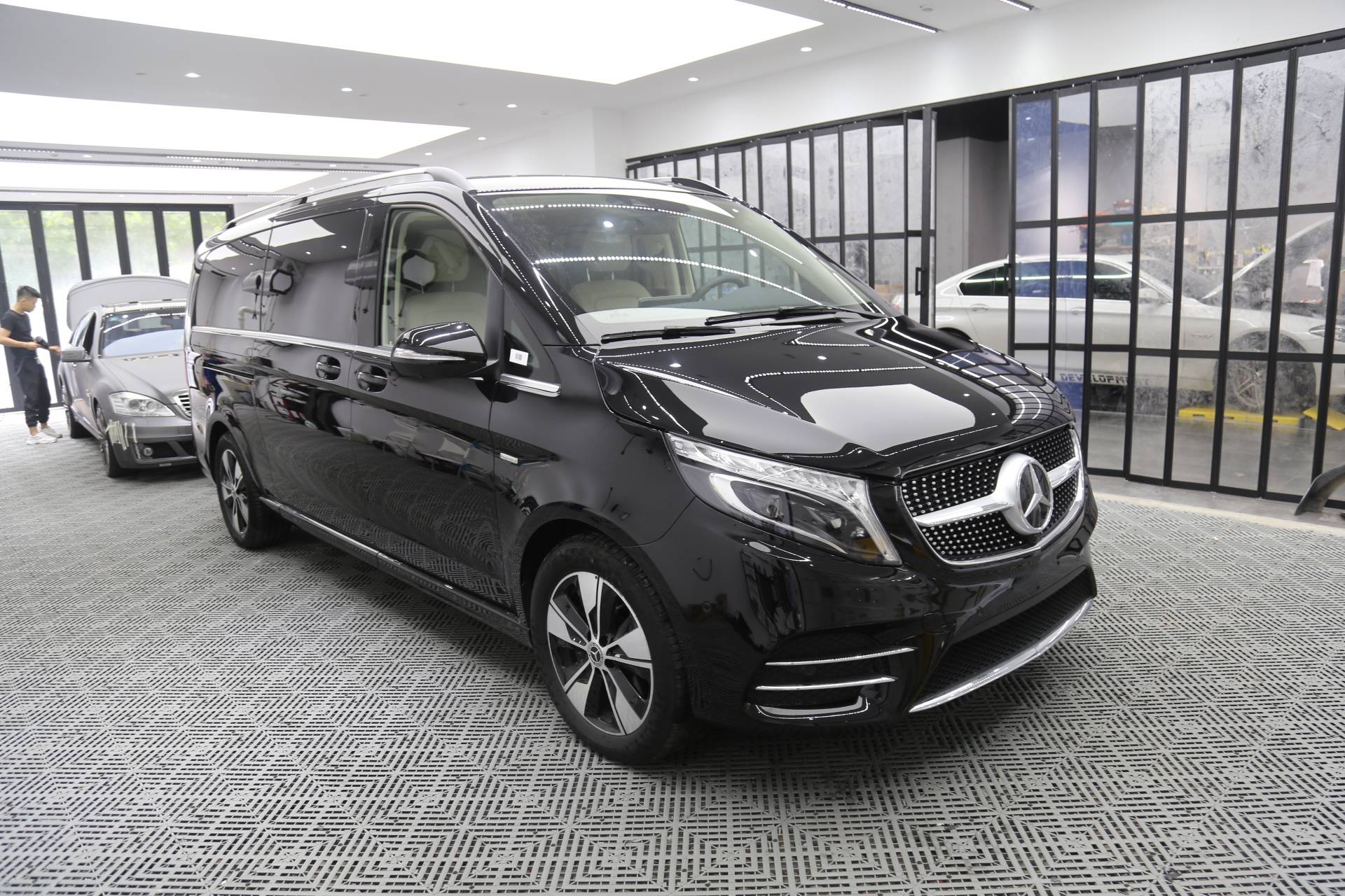 智慧的领航者奔驰v260l全车装贴xpel隐形车衣透明保护膜