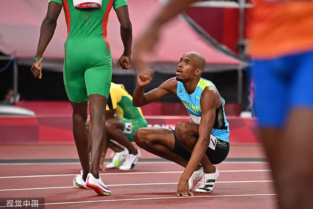 男子400米巴哈马选手夺冠 43秒85创赛季最好成绩