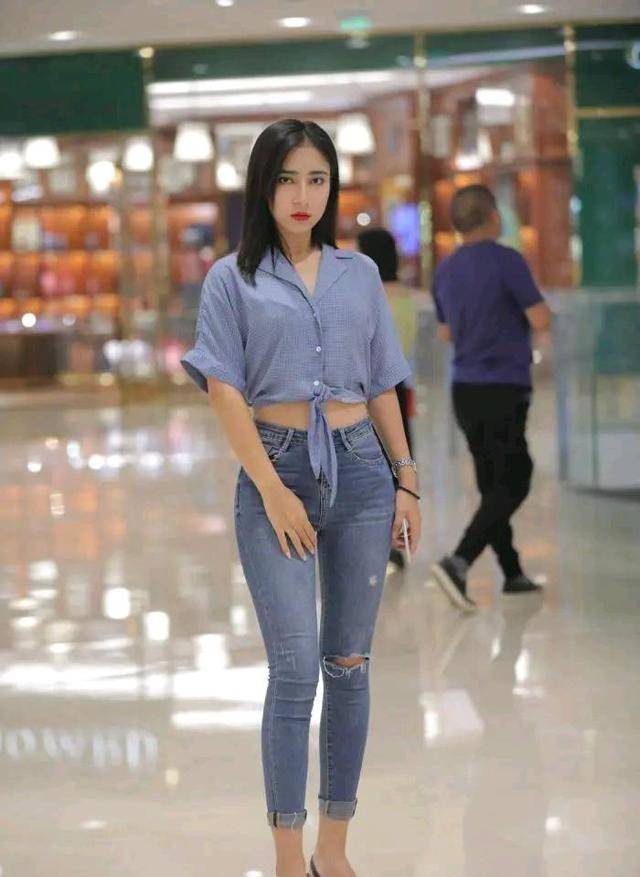 时尚|专题街拍：牛仔裤是每个潮流女人必备的时尚单品