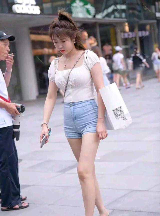 丰满的人怎么穿搭微胖_丰满微胖美女(2)