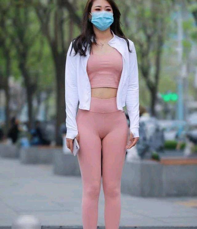 粉色|爱美不是年轻女孩的专属，中年女人选对穿搭，一样可以美丽时尚