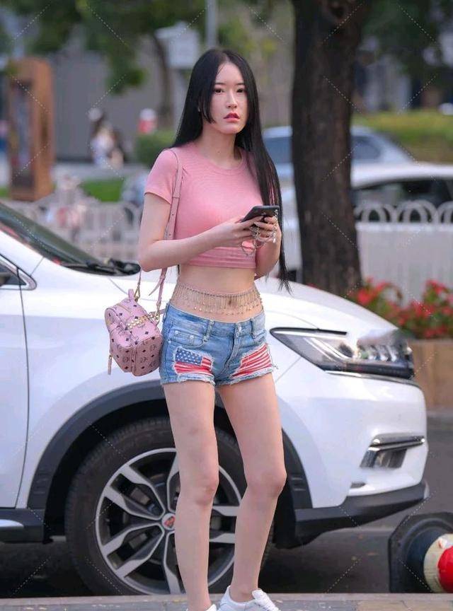 粉色|先做好自己的形象定位，再来选择合适的时尚穿搭，会让你事半功倍
