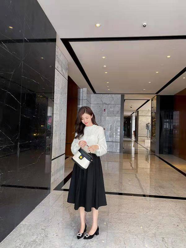 尖头|尖头珍珠方扣粗跟鞋，职场女孩们的必备穿搭精品