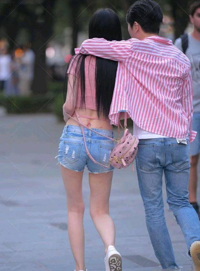 粉色|先做好自己的形象定位，再来选择合适的时尚穿搭，会让你事半功倍