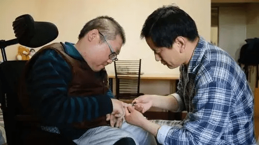 治疗|你是否在遭受运动神经元病的困扰呢？深受其害