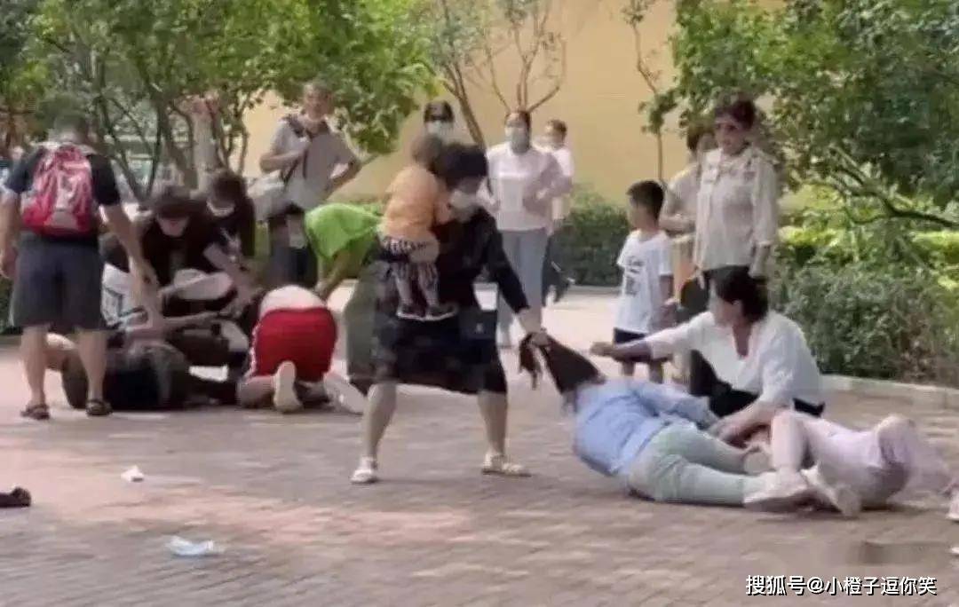 爆笑時刻：這是什麼班？這麼厲害，給我兒子也報一個名唄！ 搞笑整蠱 第4张