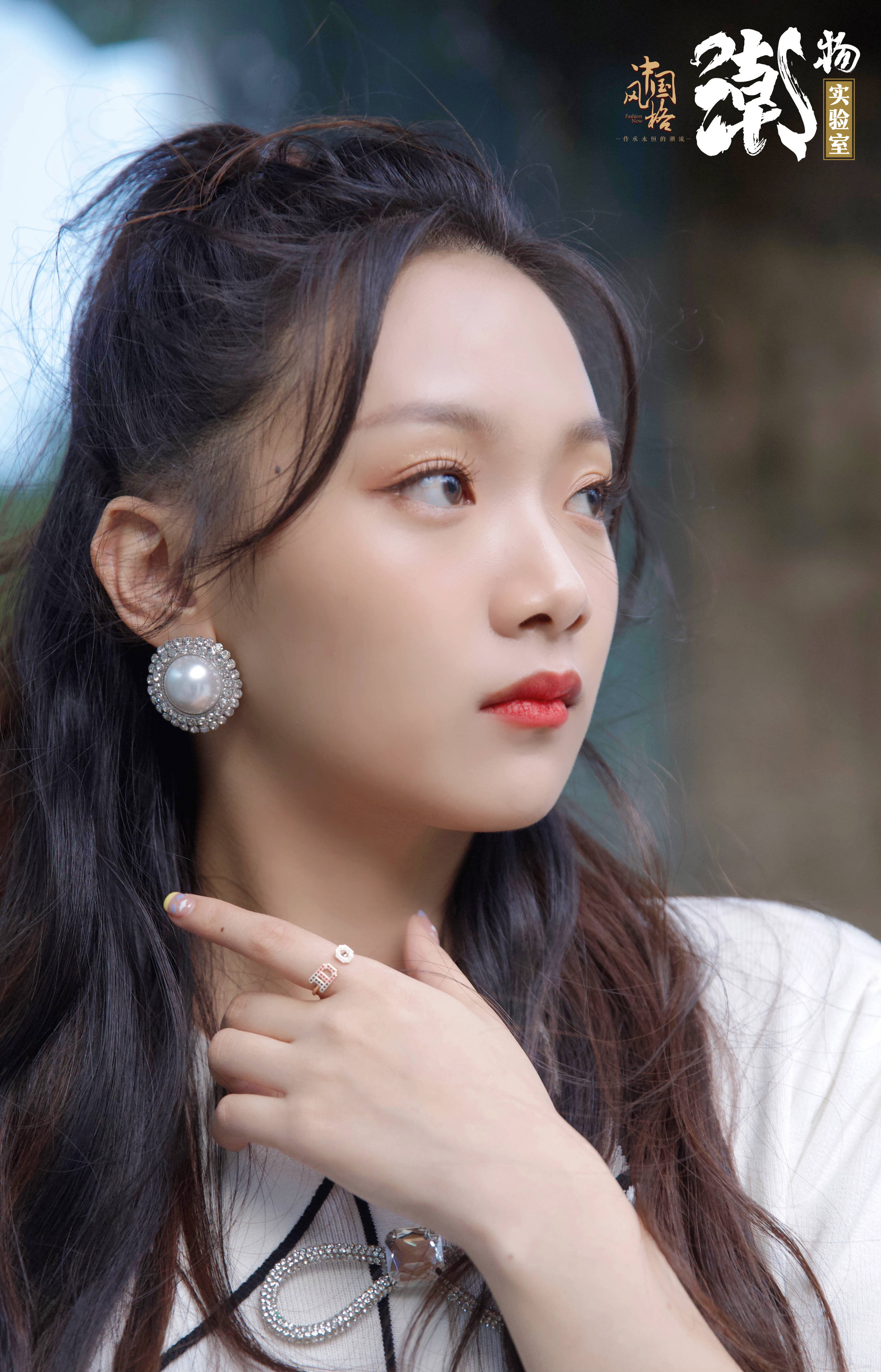 " 果然是酷炫现代人,情感表达都不需要语言的!而