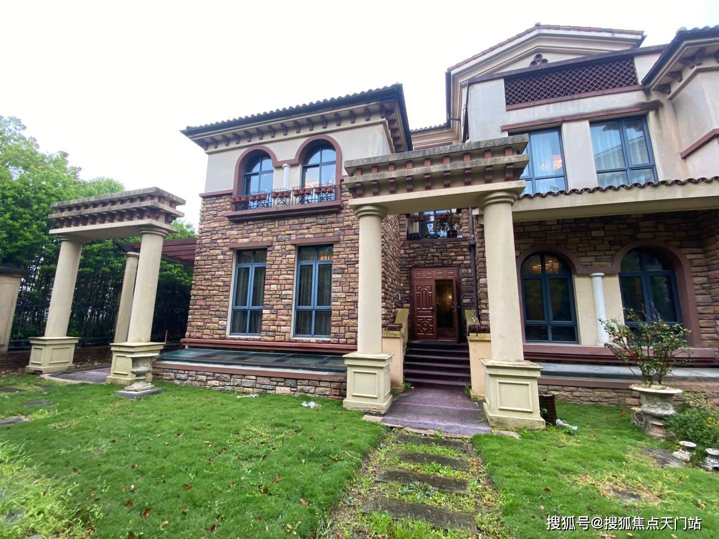 上海奉贤景源名墅真实报道!奉贤景源名墅火遍整个楼市!附图文解析!