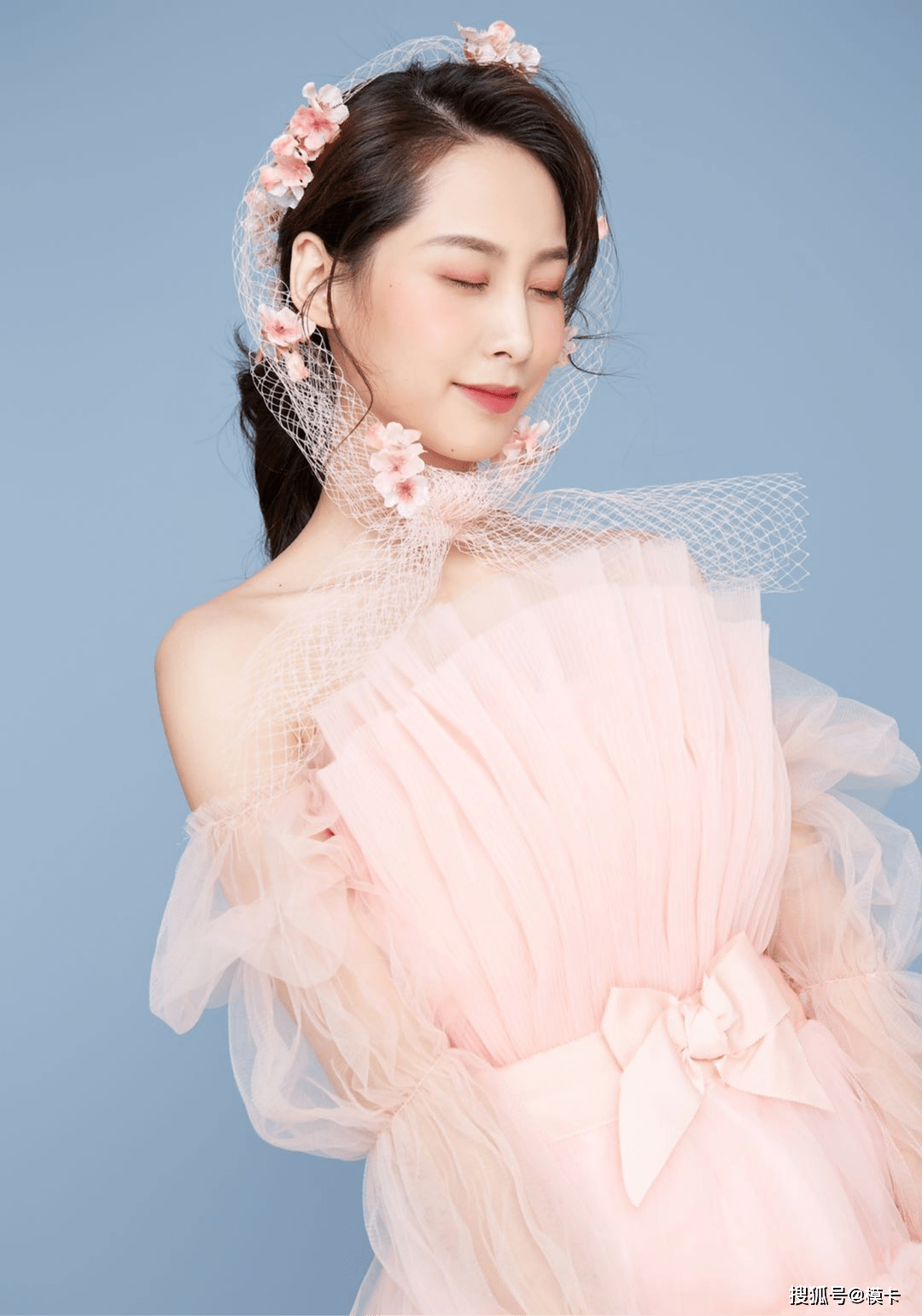 体重|模卡 推荐艺人:胡胡