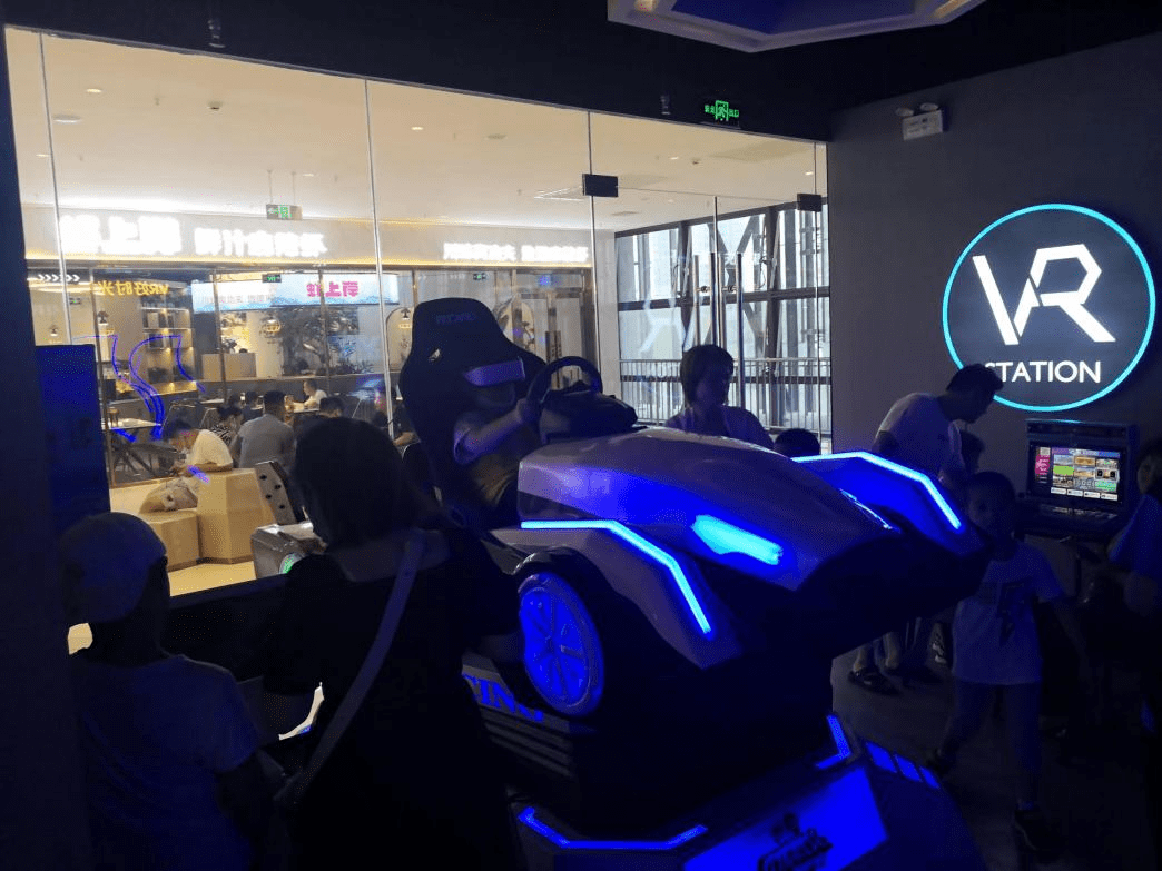 vr游戏设备沉浸式 006f3e8927e342969775b56fea59588e.png
