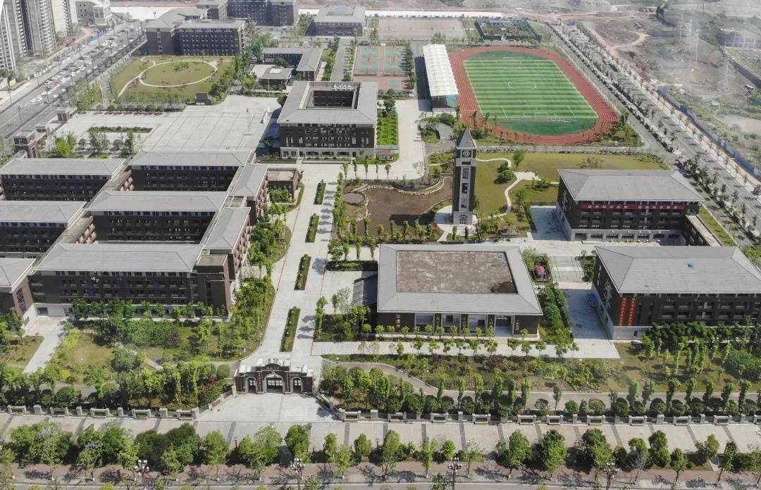 学府林立,3—18岁全龄段名校配套,随着内江六中高新校区正式投入使用