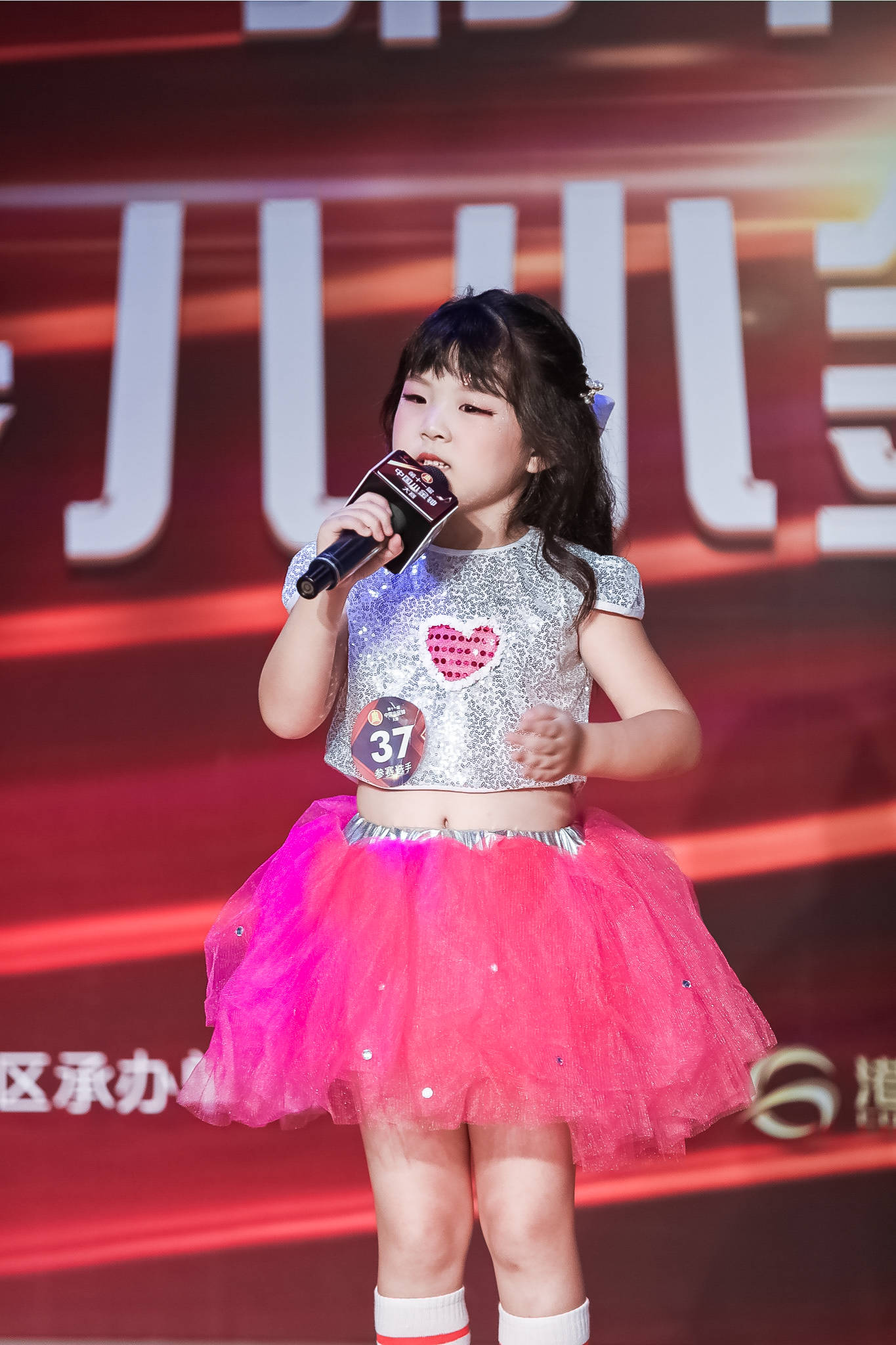 舞台|专访 | 中国小金钟深圳形象大使&人气之星 曲芷函：用最美的歌声，展现自己