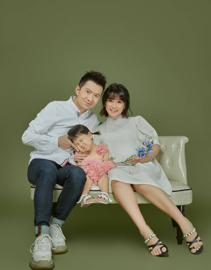 频道|央视主持人红果果宣布喜讯即将生二胎 丈夫是搭档绿泡泡