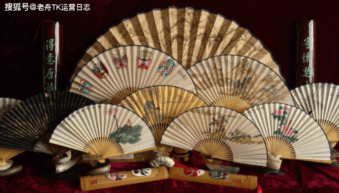 Tik Tok网友花式秀中国扇子 视频 Tik Tok网友花式秀中国扇子 视频