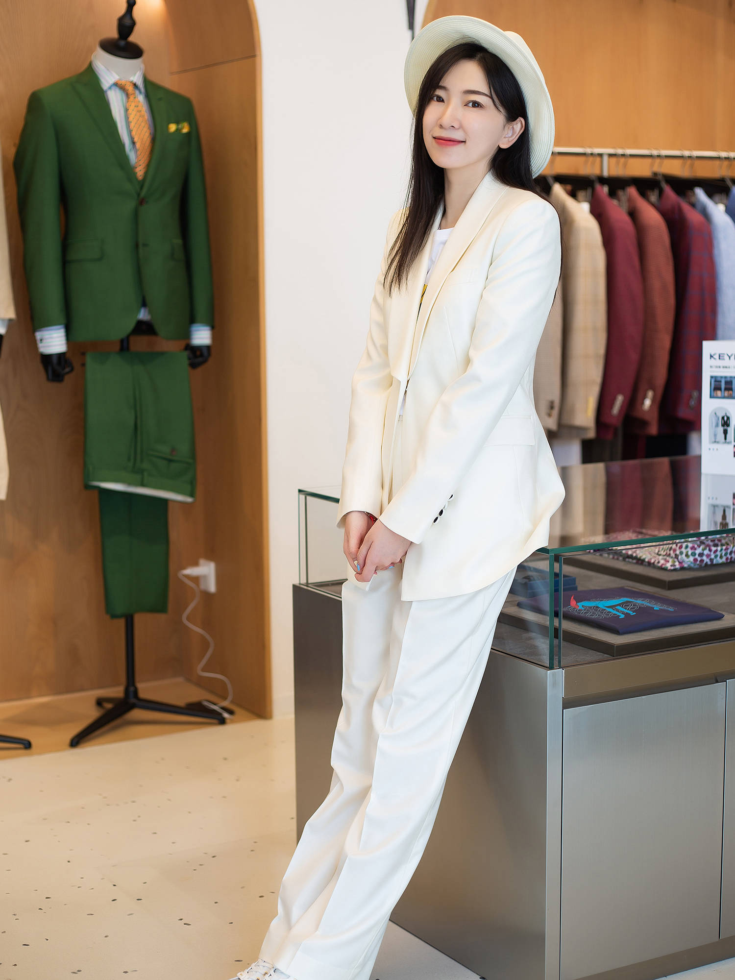 青春|早秋超仙的白色西装