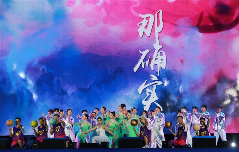 常德柳叶公安圆满完成湖南省首届都市文化旅游节开幕式安保工作