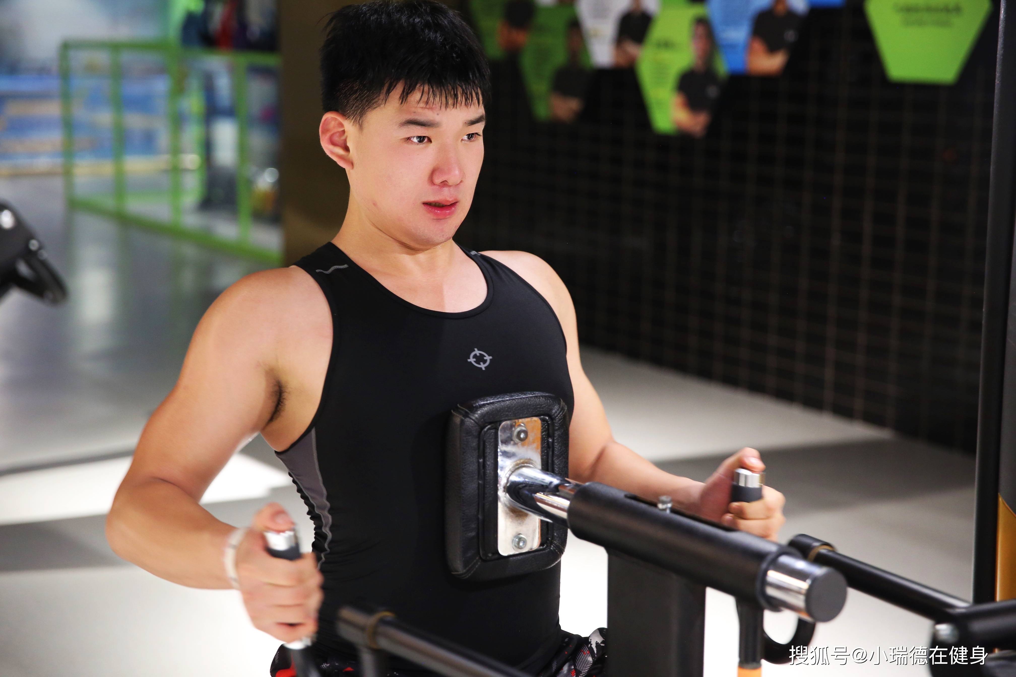 大学生做健身教练好吗?