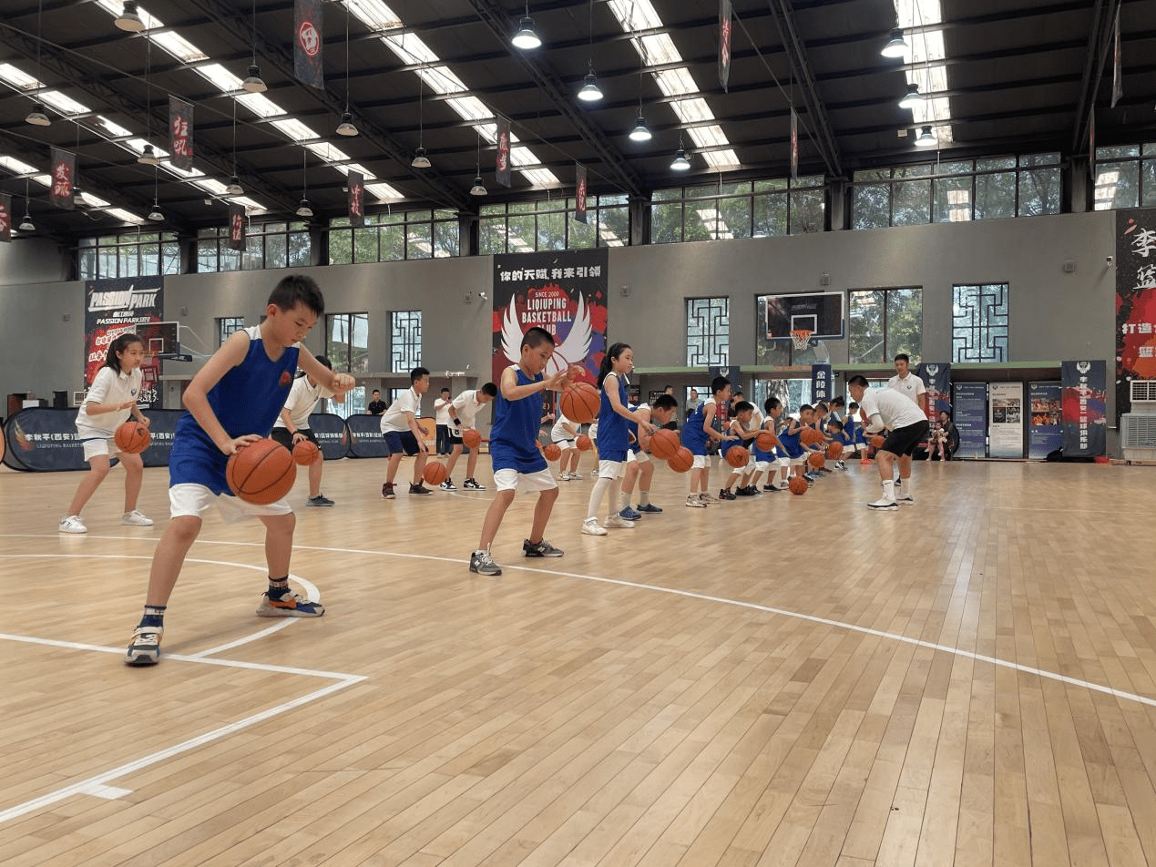 融创陕西战略合作签约李秋平篮球俱乐部