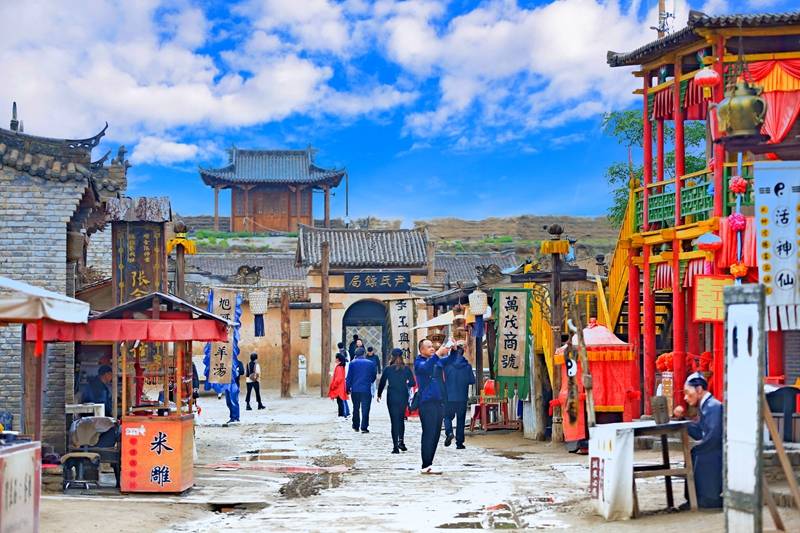 景区地址:银川市西夏区镇北堡镇自驾路线:西安——福银高速——银川