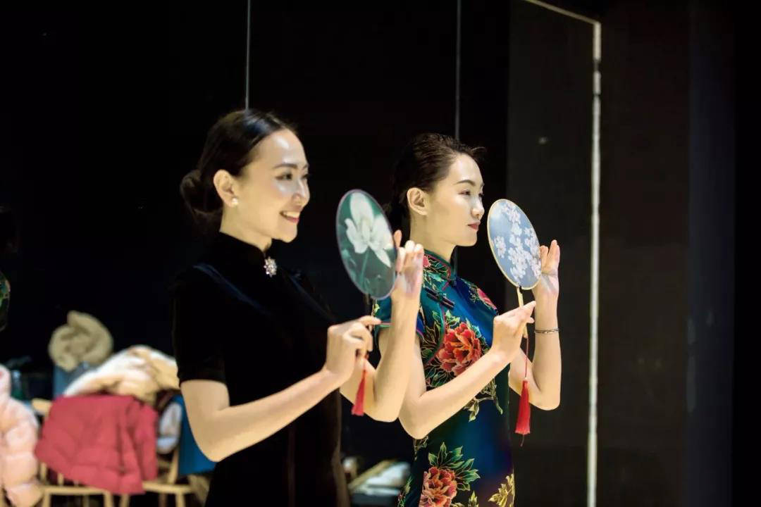 秦皇岛 秦皇岛成人气质培训,优雅仪态——瑭朝超模丨美人在骨,体态为主