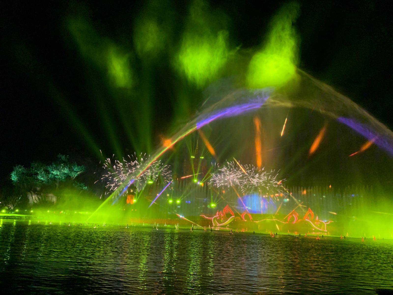 中国人自创主题公园-淮安西游乐园水幕激光秀