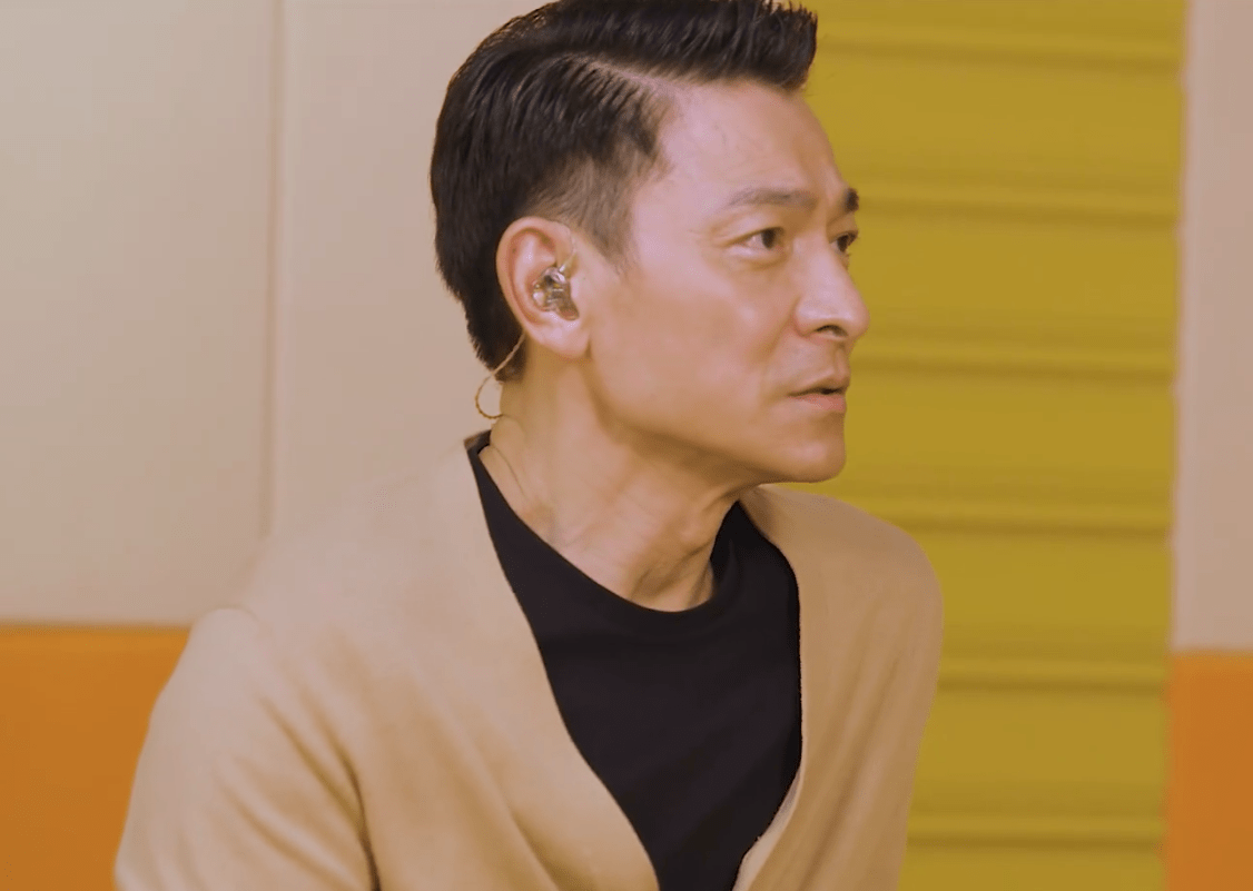 刘德华线上演唱迎六十大寿眼睛湿润声音哽咽