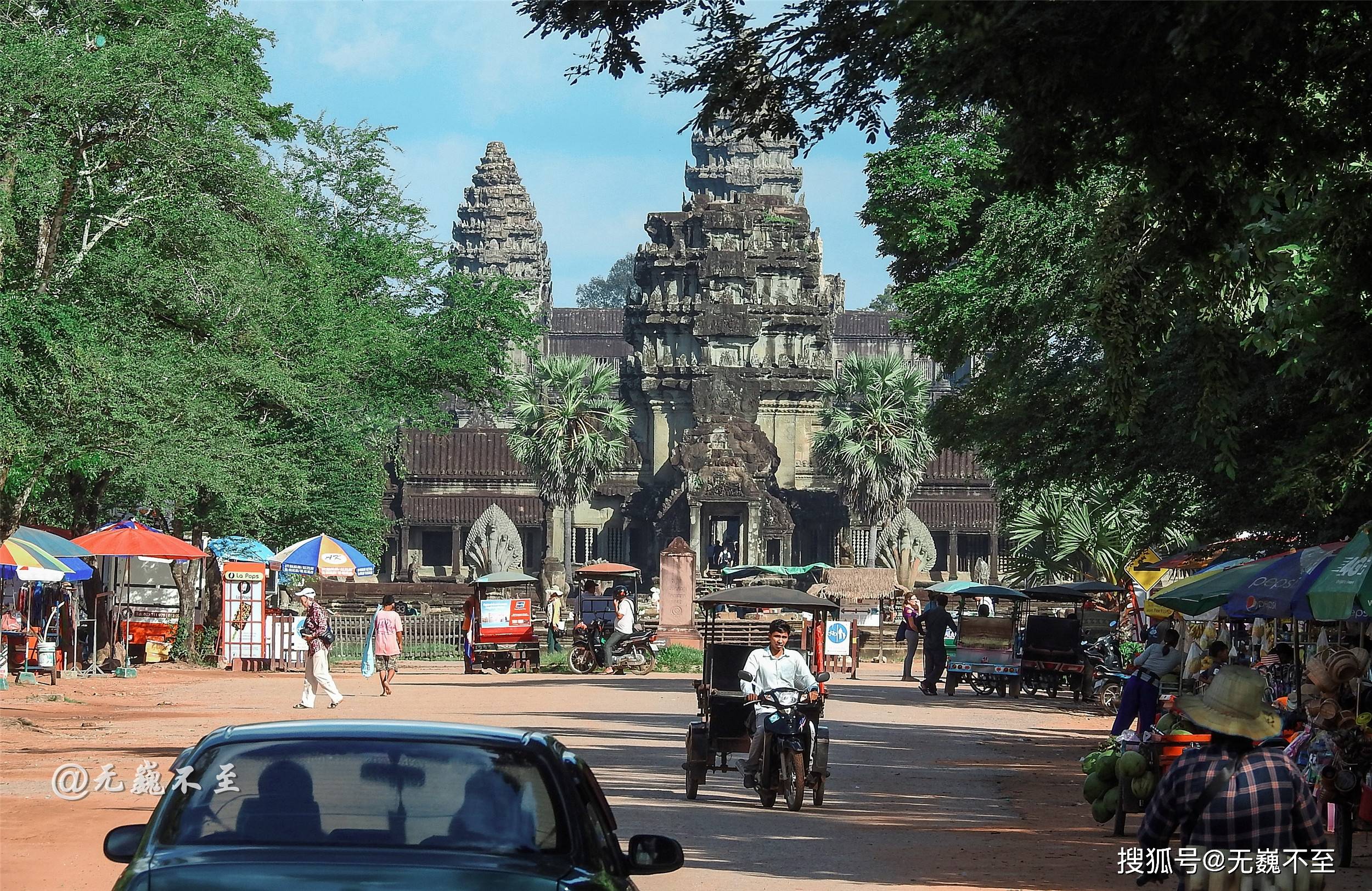 1/ 12 柬埔寨第二大城市暹粒,东西长约4公里,南北长约3公里,如今已是