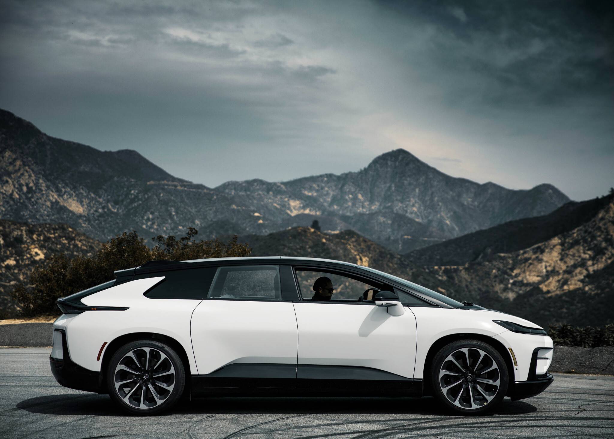 添越,库里南与ff 91外观大比拼_搜狐汽车_搜狐网