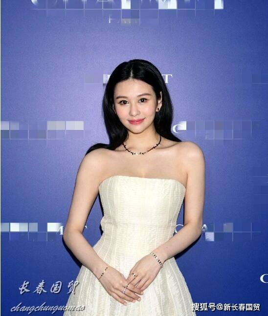 苗苗惊艳全场视频 55b626150160421481bf72370ac38620.jpeg