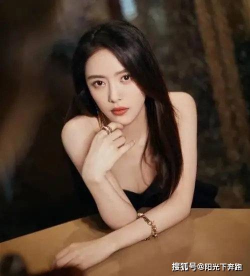 产品皙活：网友建议蔡文静改名蔡文动！文静在线分享她的护肤心得！