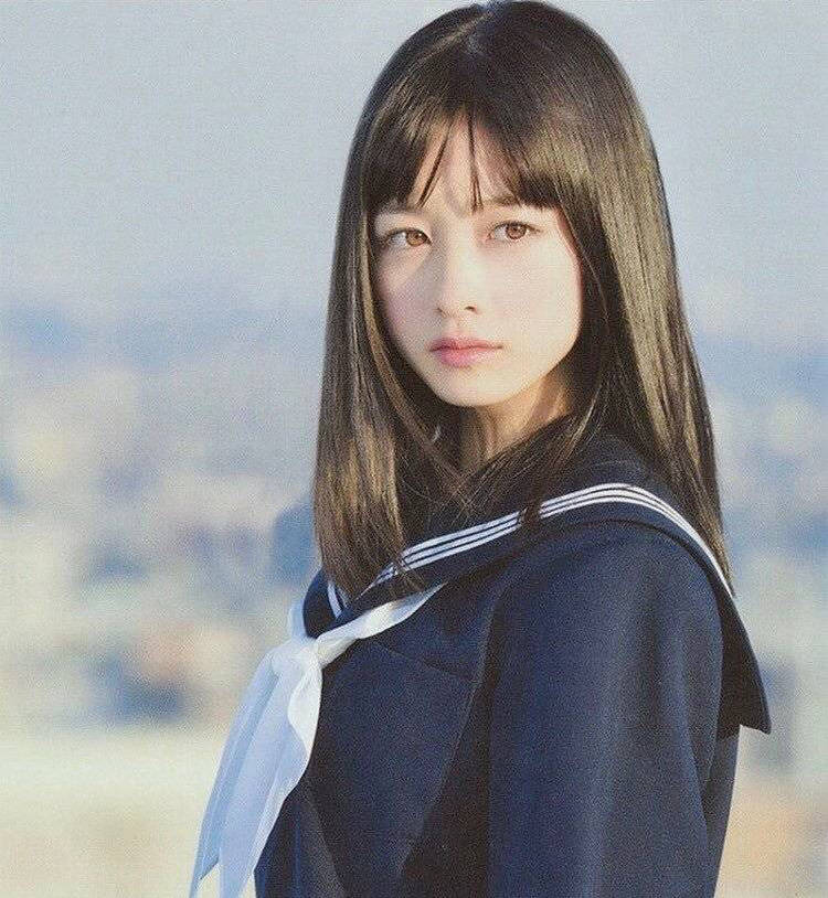 14岁石川花获日本美少女大赛冠军神似桥本环奈