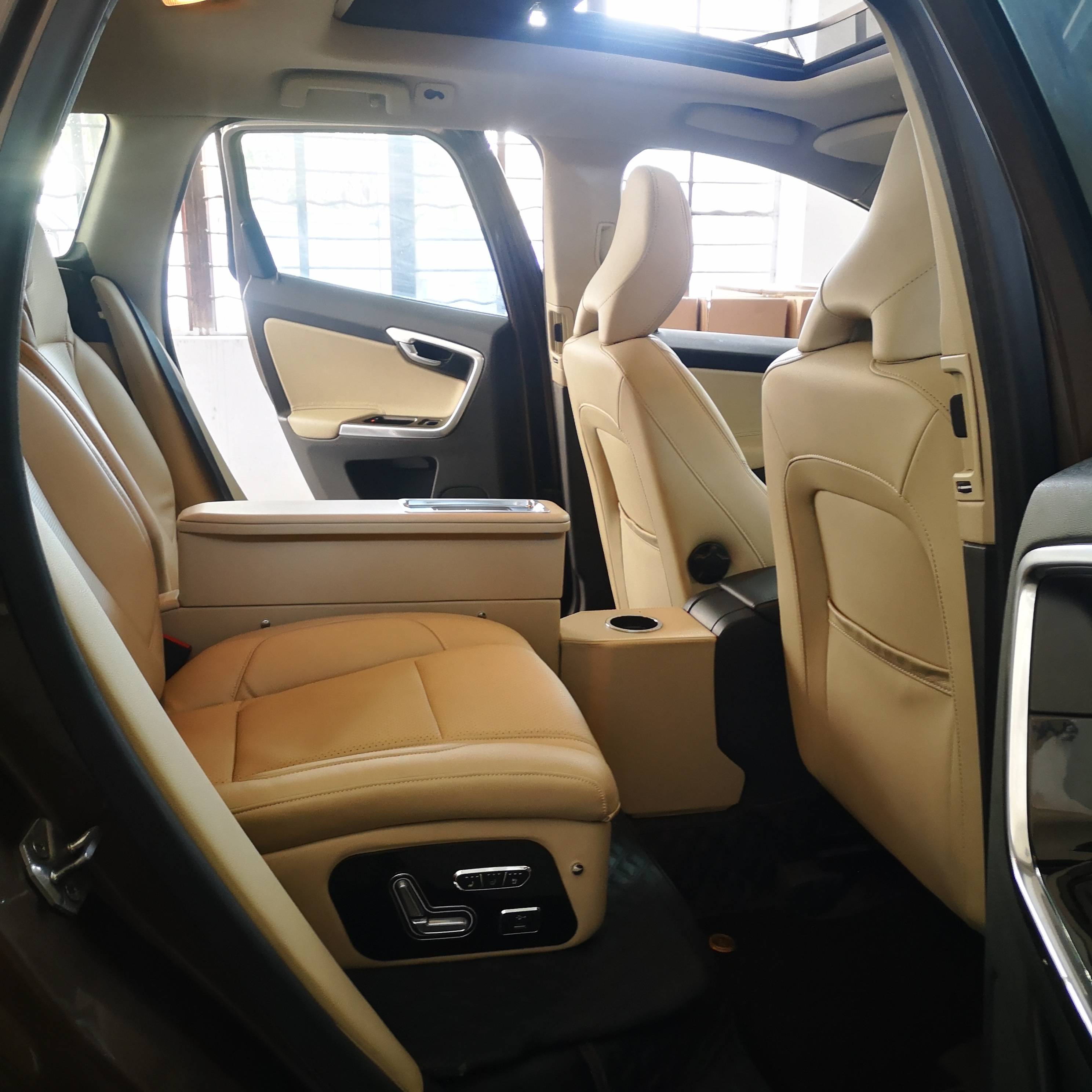 沃尔沃xc60内饰 中排座椅升级改装