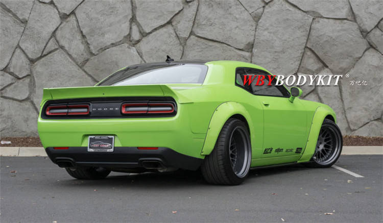 道奇挑战者改装libertywalk碳钎维尾翼机盖lb宽体轮眉包围排气